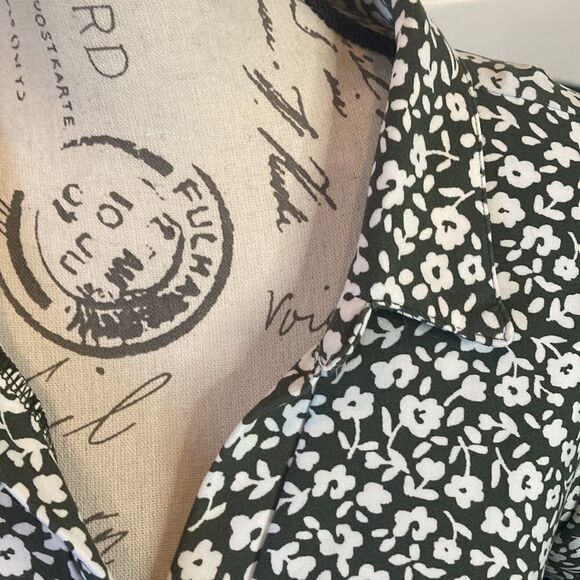 No Boundaries button down flower graphic shirt, juniors size 19, guc - Picture 3 of 8